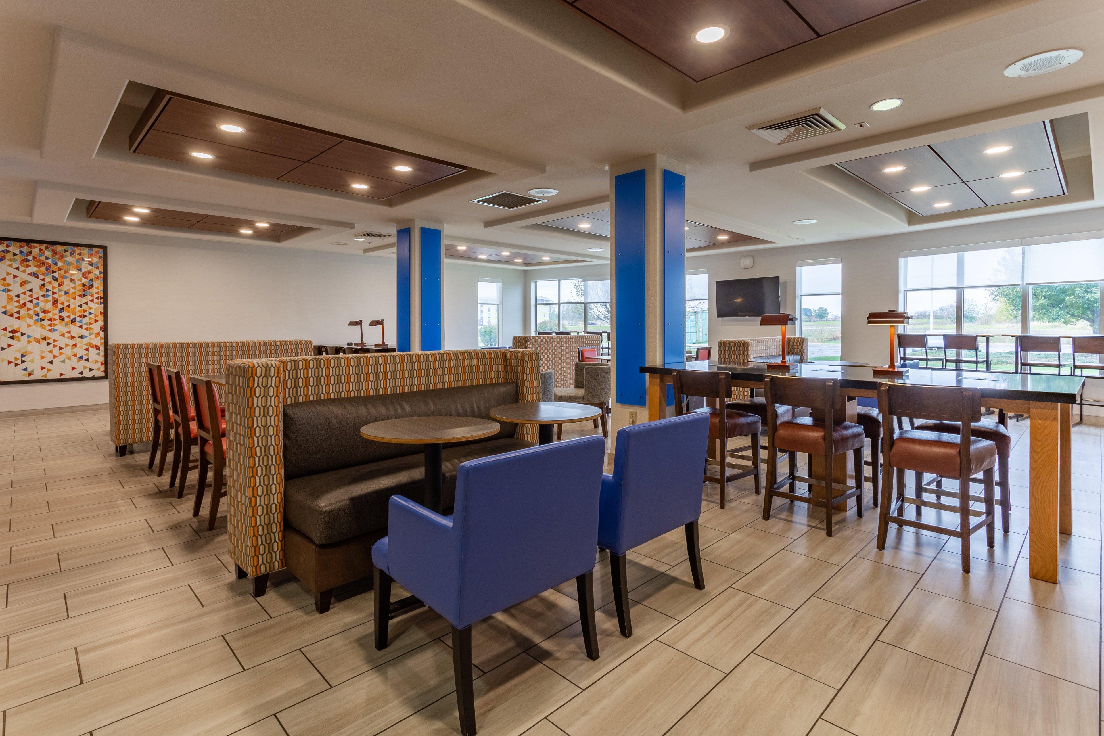 Holiday Inn Express Rockford-Loves Park By Ihg מראה חיצוני תמונה