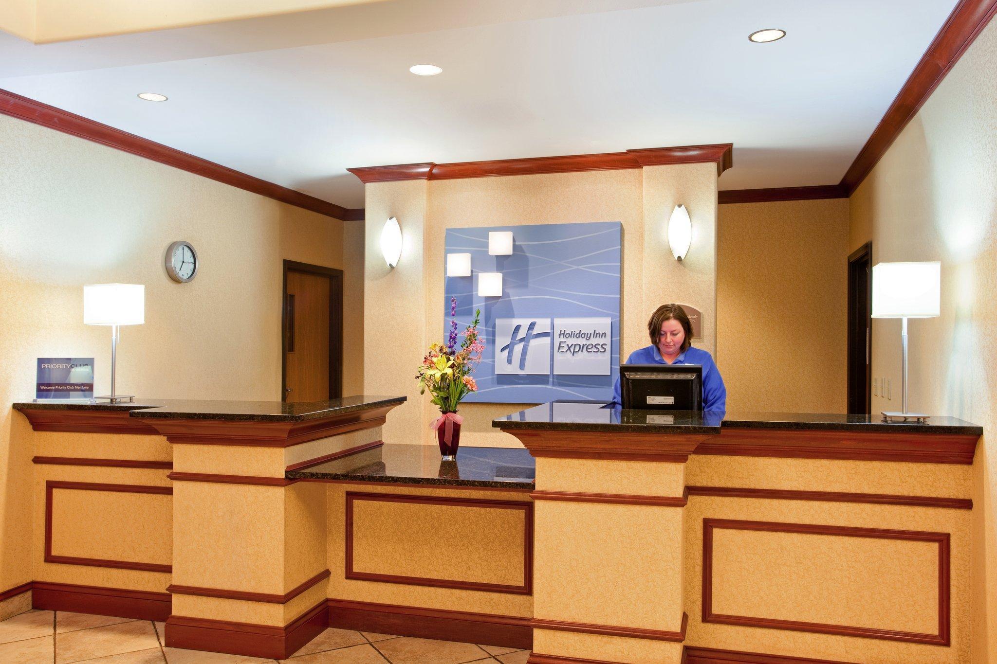 Holiday Inn Express Rockford-Loves Park By Ihg מראה חיצוני תמונה
