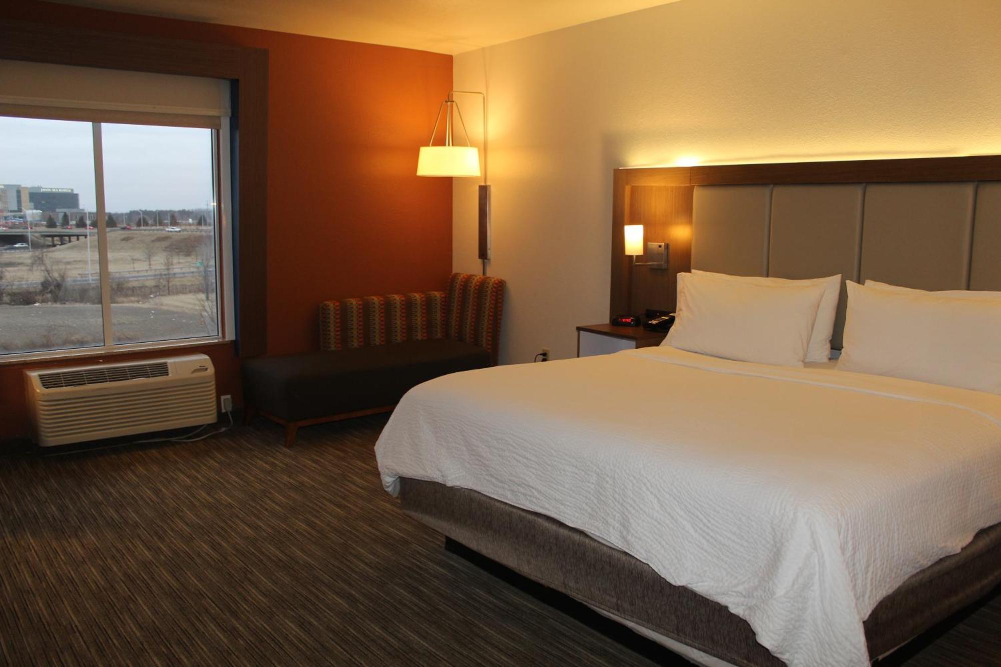 Holiday Inn Express Rockford-Loves Park By Ihg מראה חיצוני תמונה
